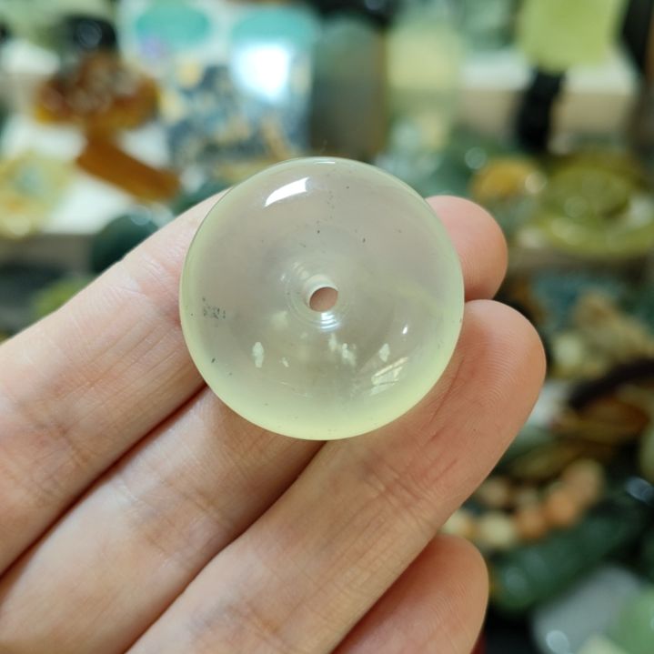 岫玉未镶嵌平安扣