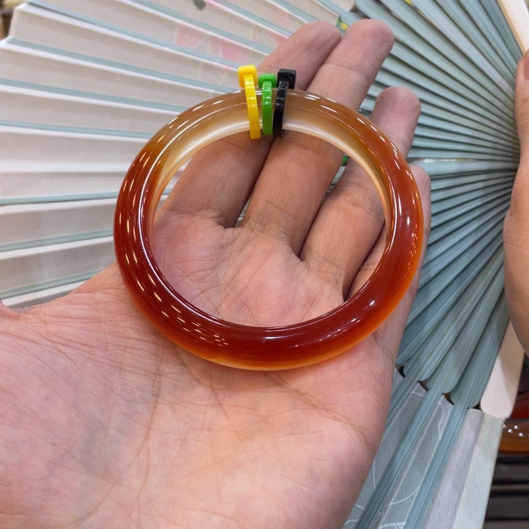 玛瑙/玉髓手镯未镶嵌海*