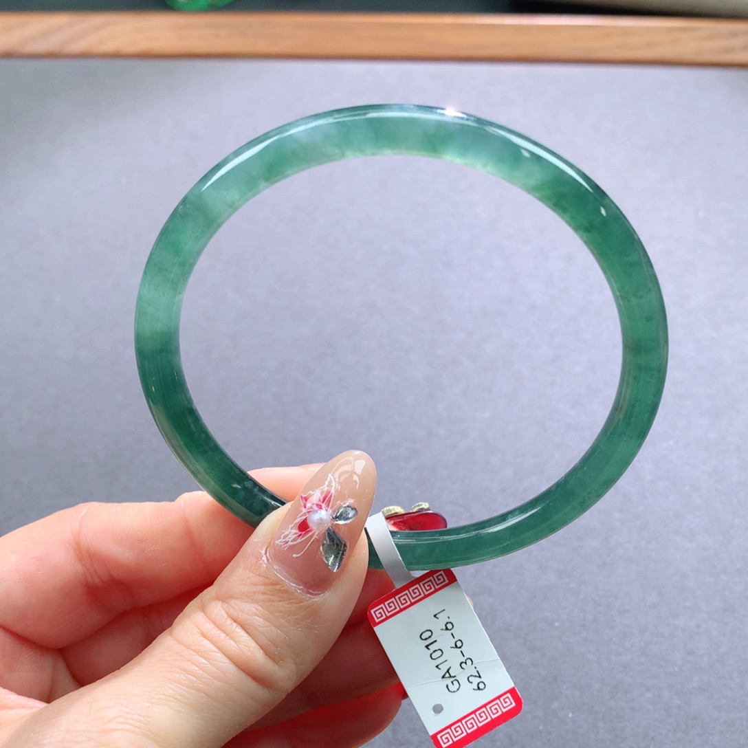 翡翠手镯未镶嵌天然翡翠手镯叮当镯