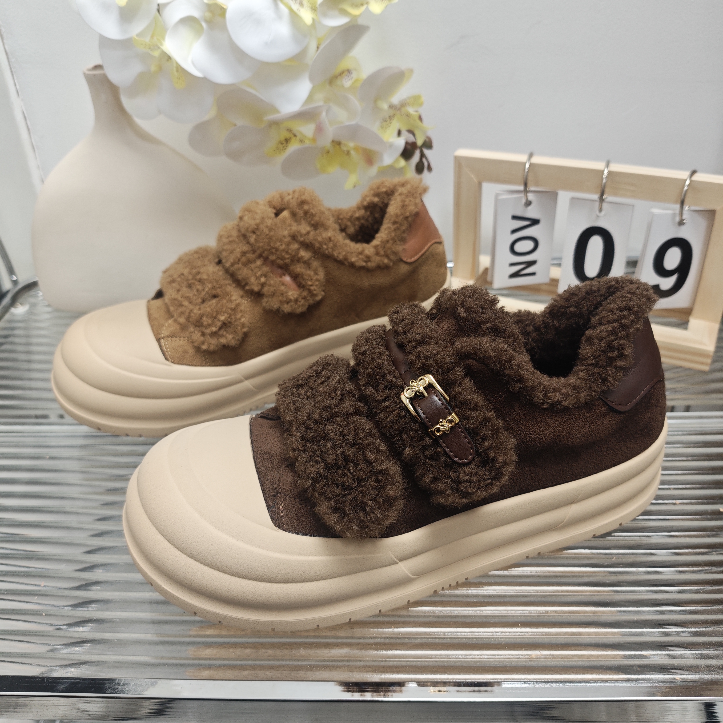 加绒丑萌大码43棉鞋女2025新款冬保暖魔术贴厚底休闲毛毛鞋7861