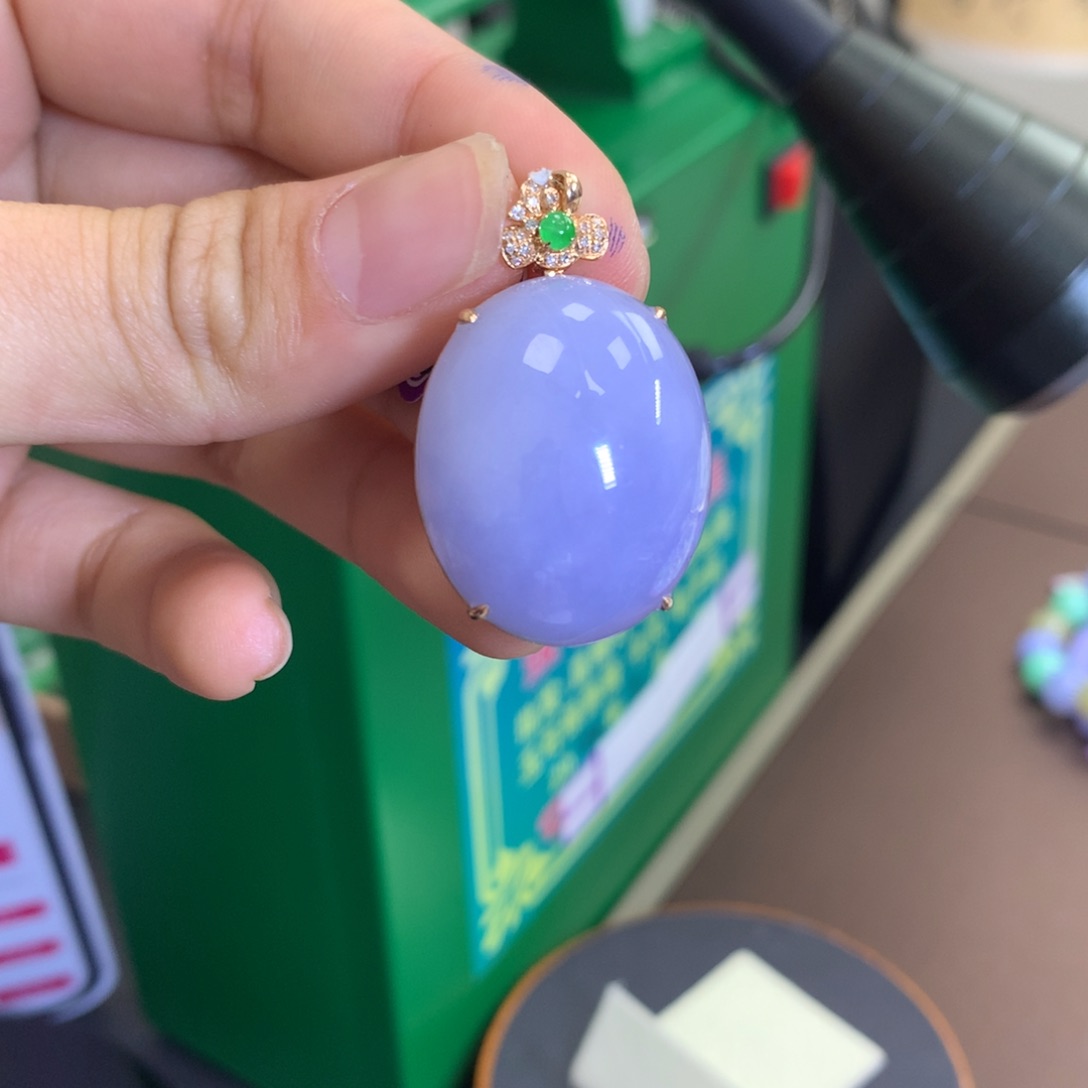 翡翠颈饰18K金镶嵌翡翠