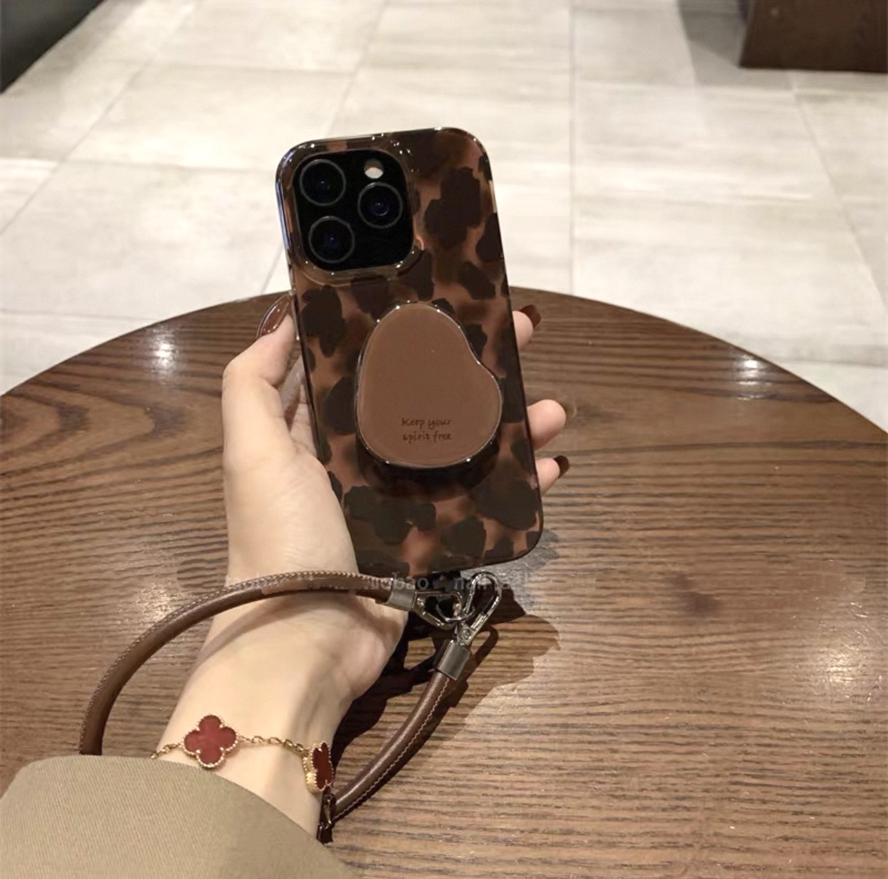 ins风秋冬琥珀几何支架手绳适用苹果16promax手机壳iPhone1615/14