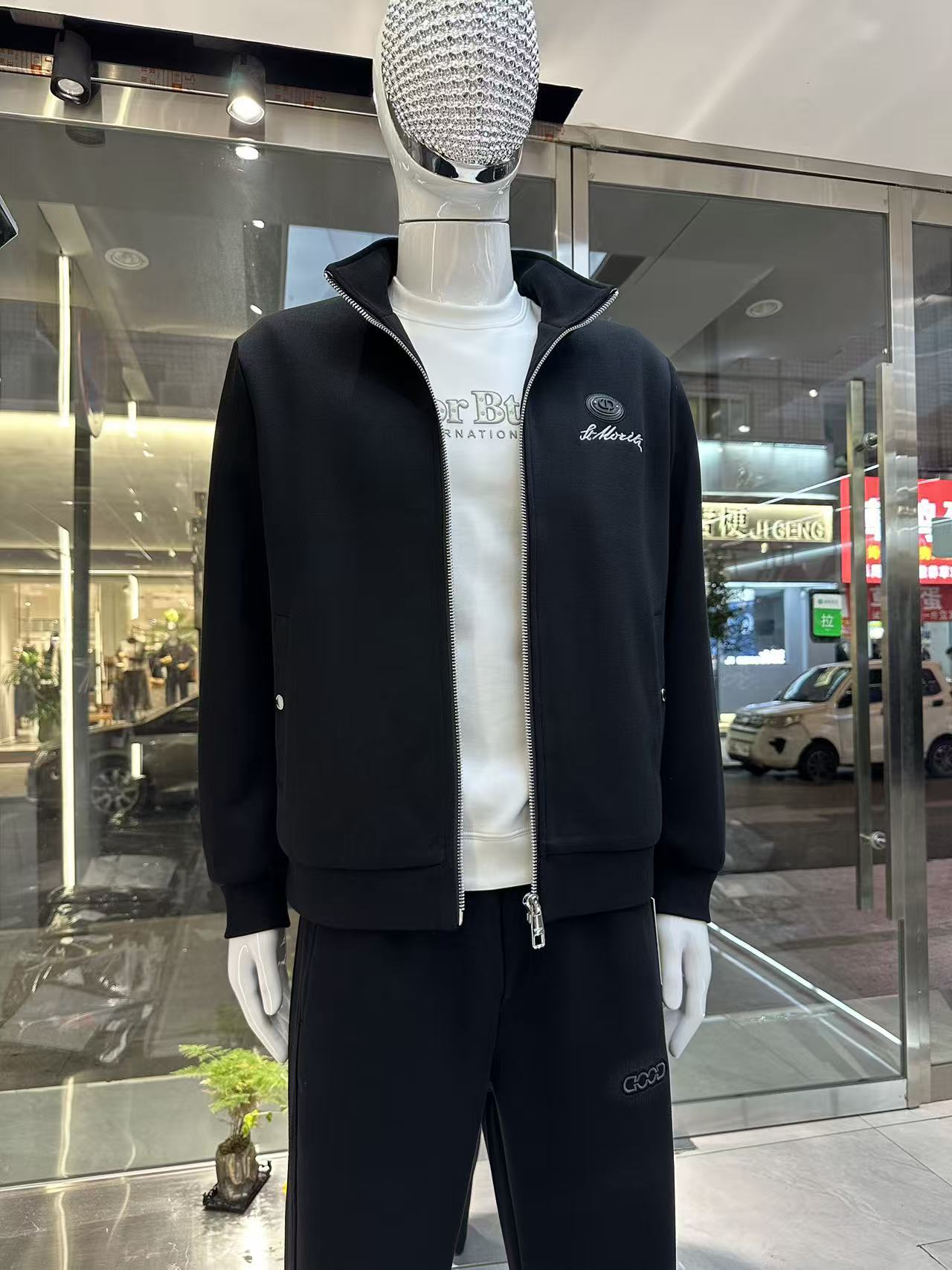 【时代名店】2025“秋上新”男士加厚刺绣凹凸图案休闲外套25805