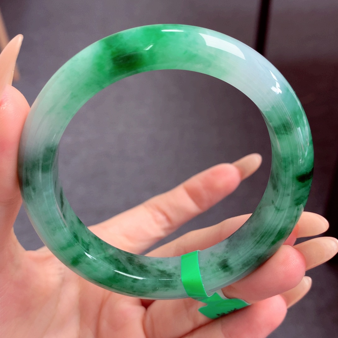 翡翠未镶嵌手镯翡翠