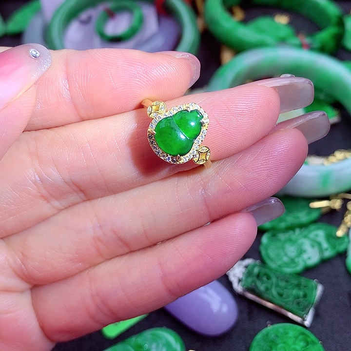 翡翠颈饰银S925镶嵌翡翠