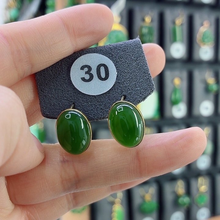 和田玉18K金镶嵌耳饰