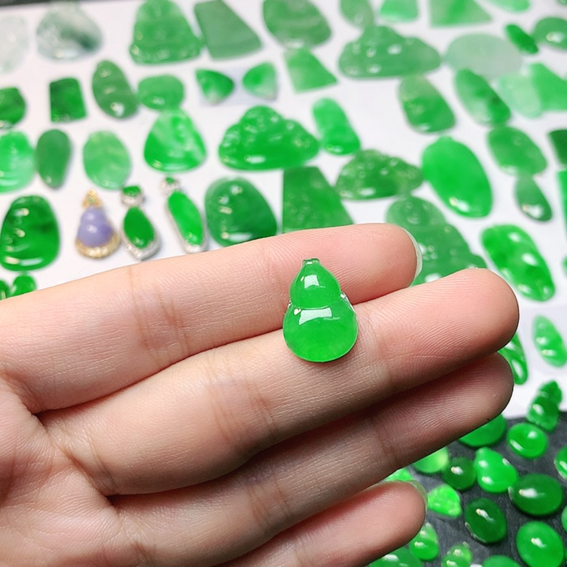 【闪购商品】颈饰未镶嵌翡翠?*翡翠