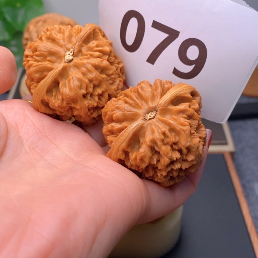 【闪购商品】文玩核桃吊坠三*九粗筋