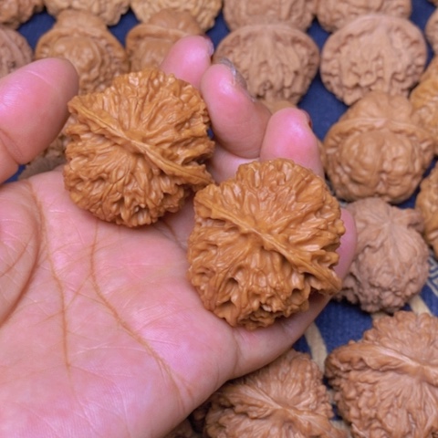【闪购商品】文玩核桃吊坠微**众苹果42