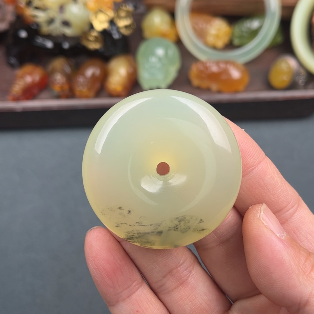 蛇纹石玉吊坠 手把未镶嵌