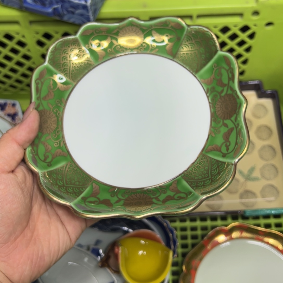 绿色壶承盘 有牛毛纹
