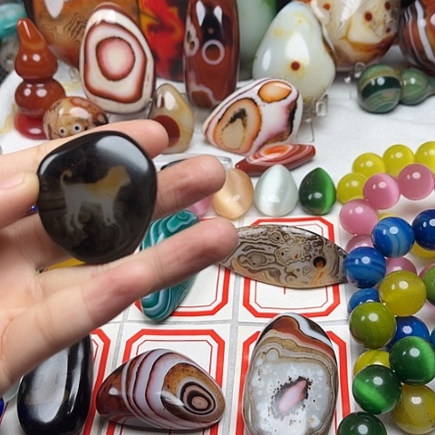 玛瑙/玉髓颈饰未镶嵌