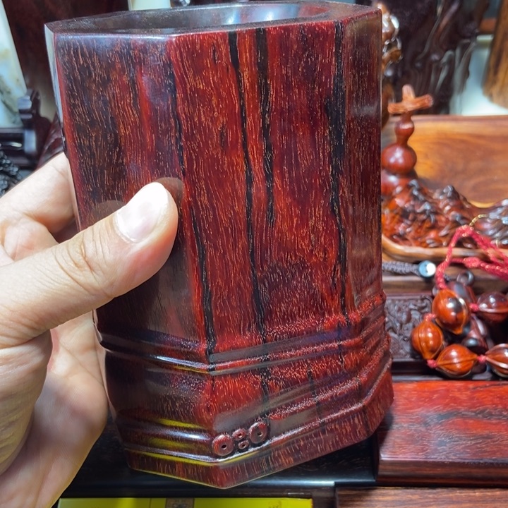 檀香紫檀（小叶紫檀）笔筒