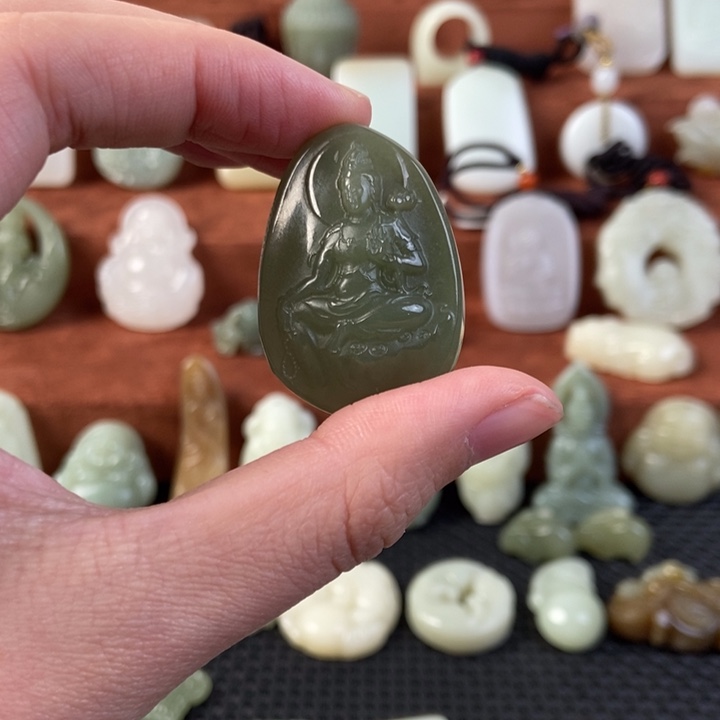 和田玉未镶嵌颈饰