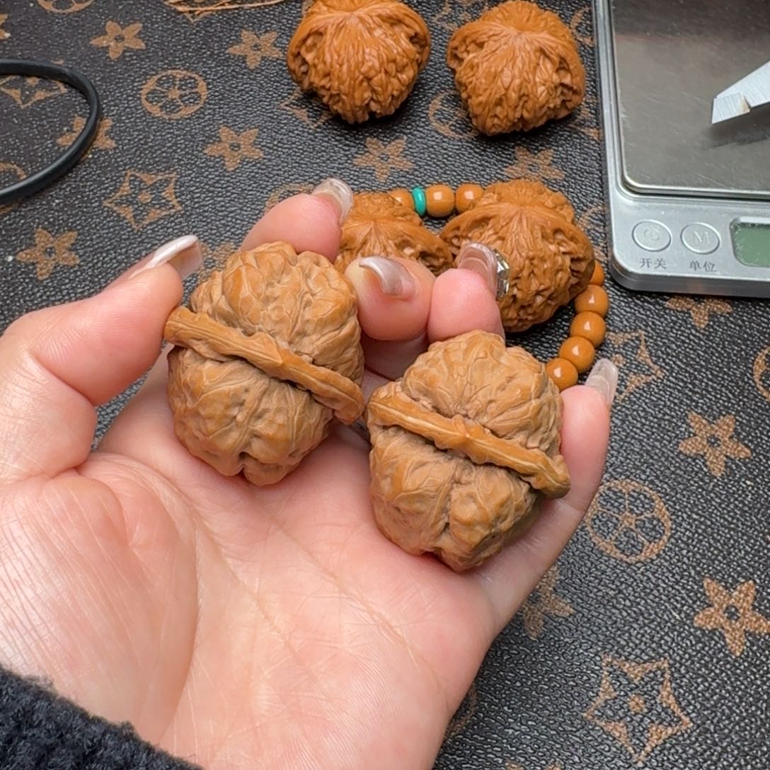 O***7把件文玩核桃40蛙G520