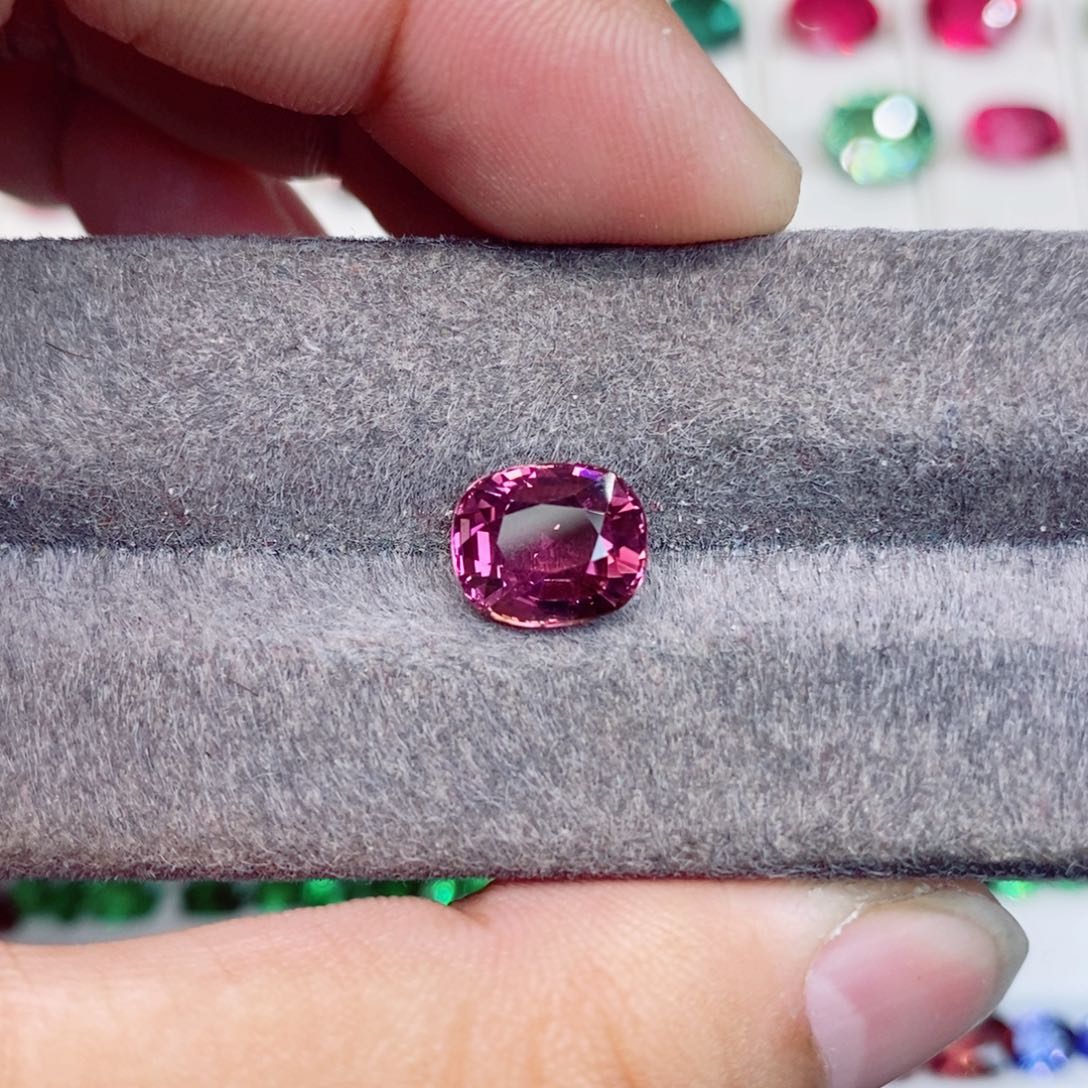 碧玺裸石未镶嵌碧玺3.13克拉