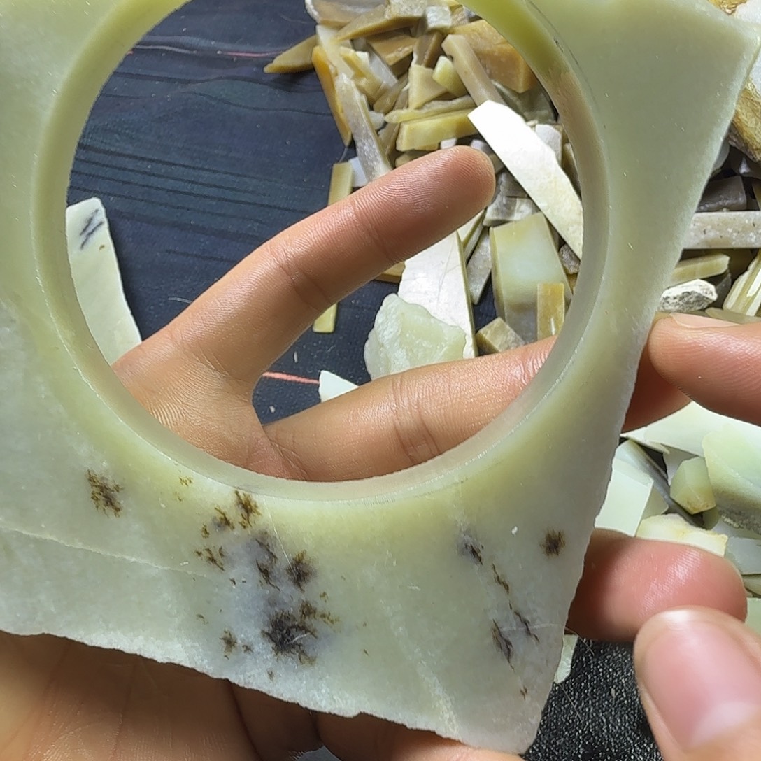 和田玉（糖玉）未镶嵌挂件