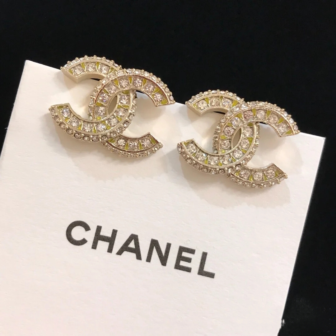 未使用 Chanel/香奈儿 耳钉/气质/时尚/百搭/经典款双C/金色