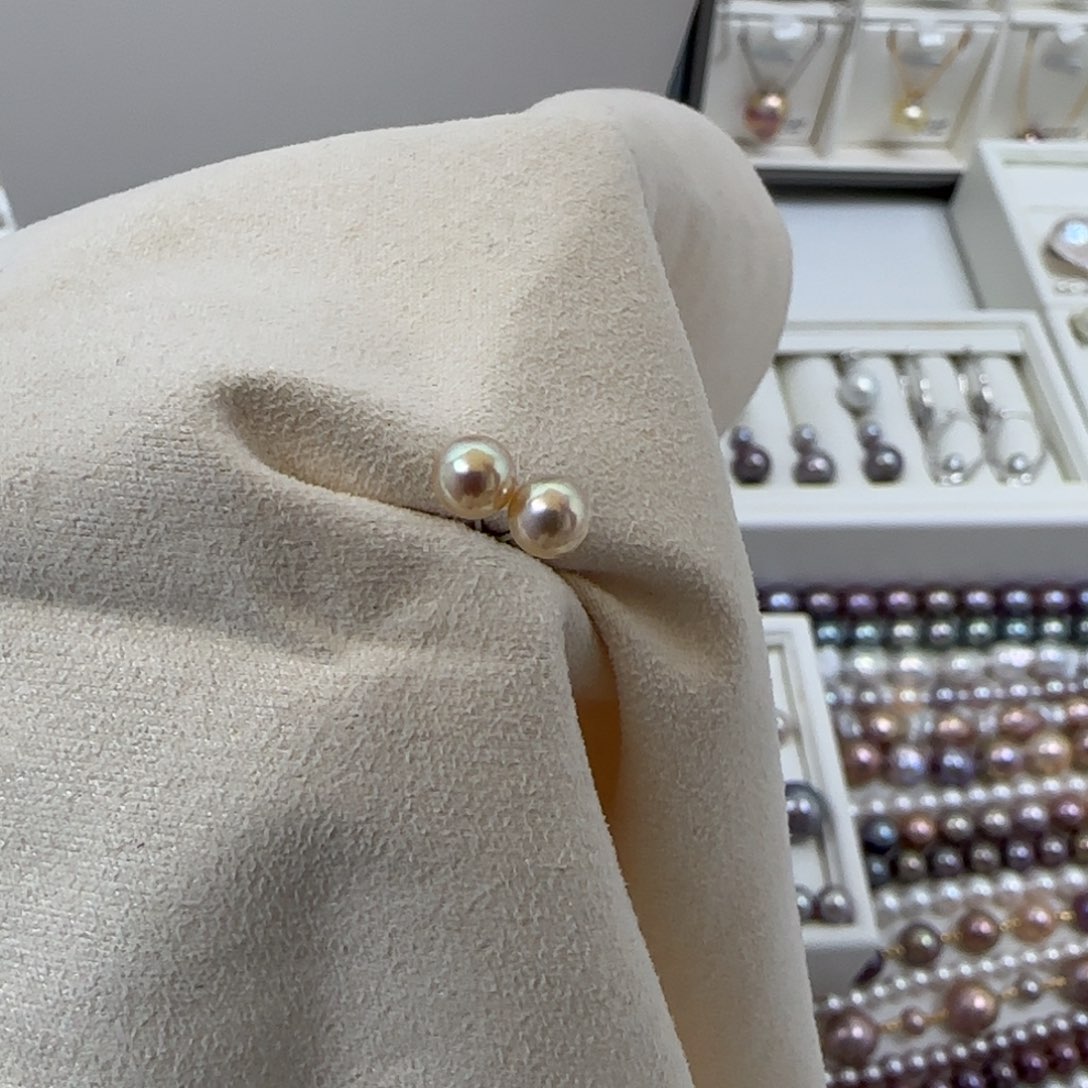 沐***瑶银S925镶嵌淡水珍珠耳饰