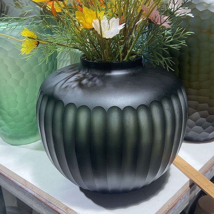 手工艺品琉璃墨绿色磨刻花瓶花器高25口8