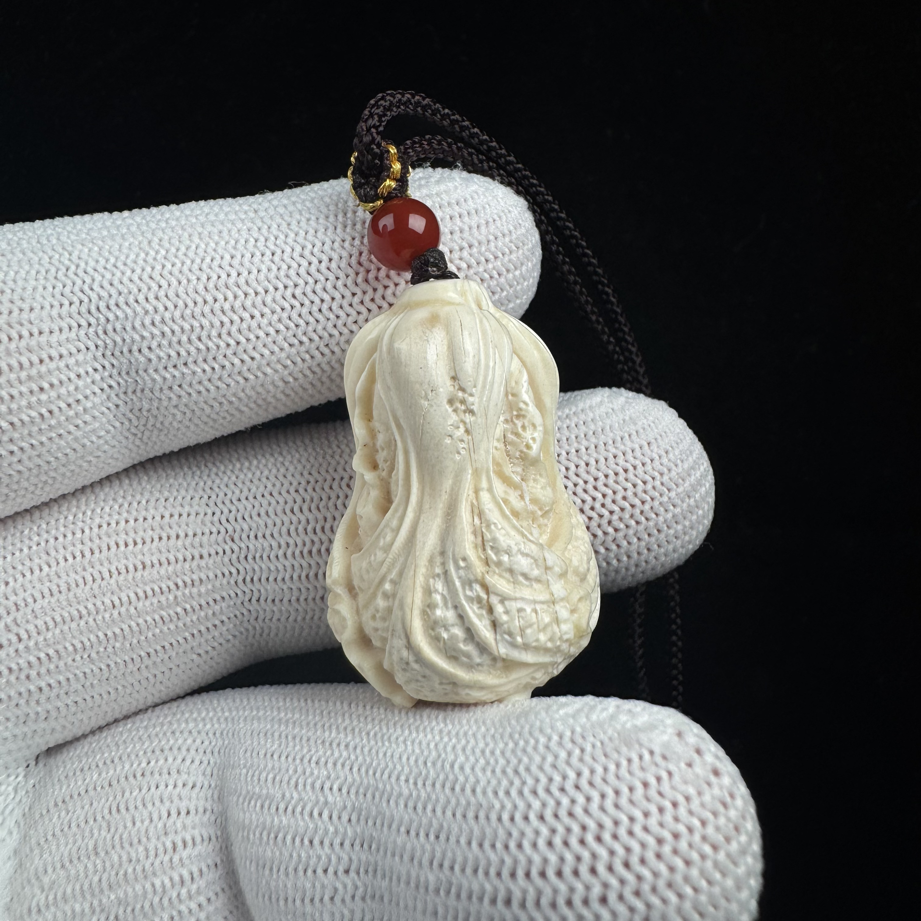 K1520天然猛犸牙瑕疵雕刻件23*34.5mm一物一图 假一罚十