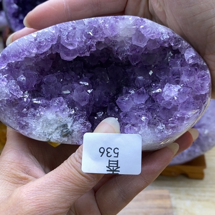 水晶大型摆件（非配饰）未镶嵌一****?
