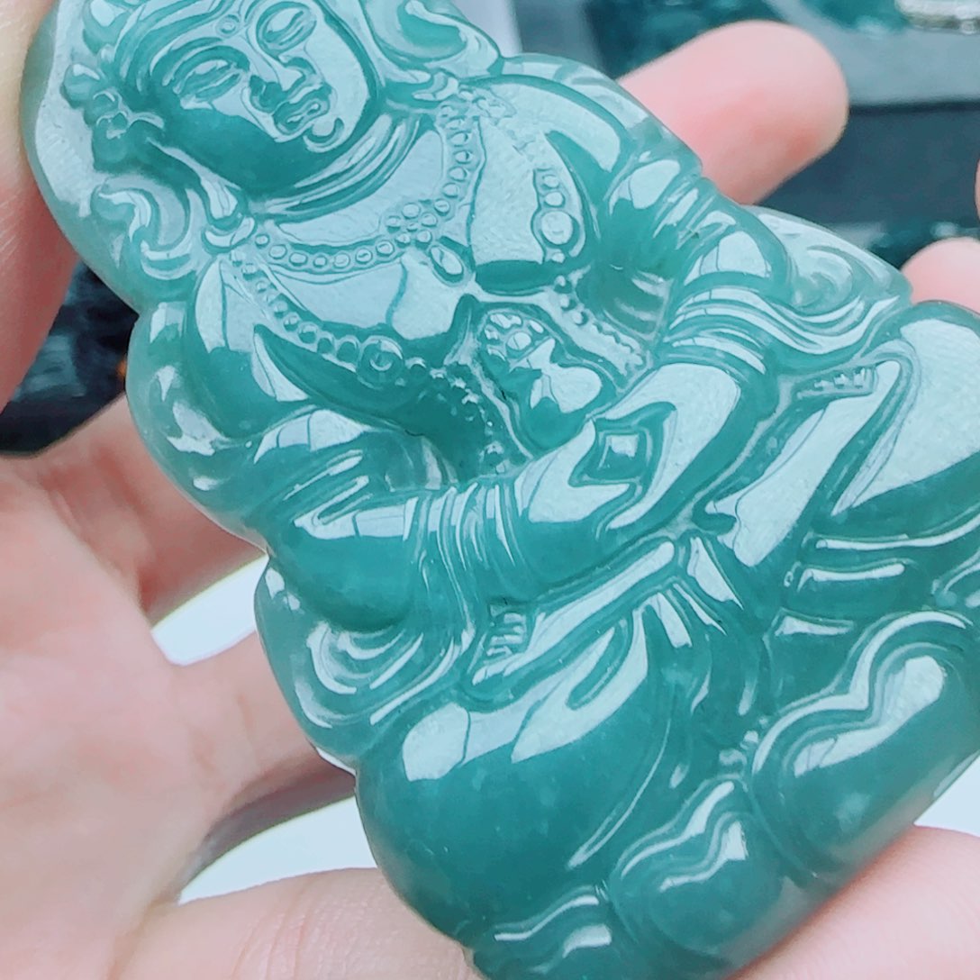 翡翠未镶嵌颈饰6788534