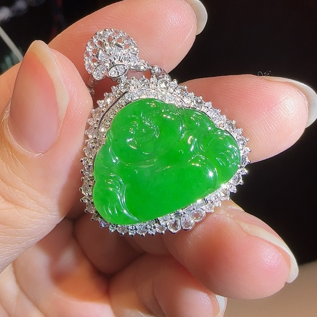 翡翠18K金镶嵌吊坠(赠链)