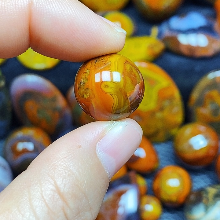 雷***玛瑙/玉髓未镶嵌颈饰