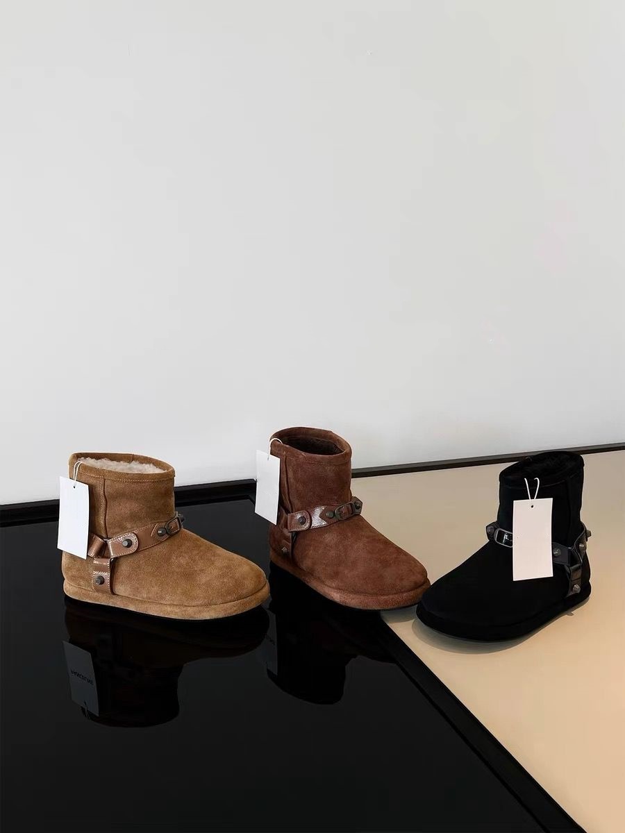 雪地靴女2025新款皮带扣短筒保暖冬季时尚靴加绒时尚直筒休闲靴子