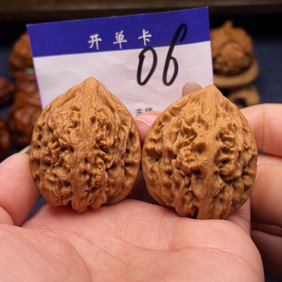 文玩核桃吊坠文玩核桃老树鸡心全品38n