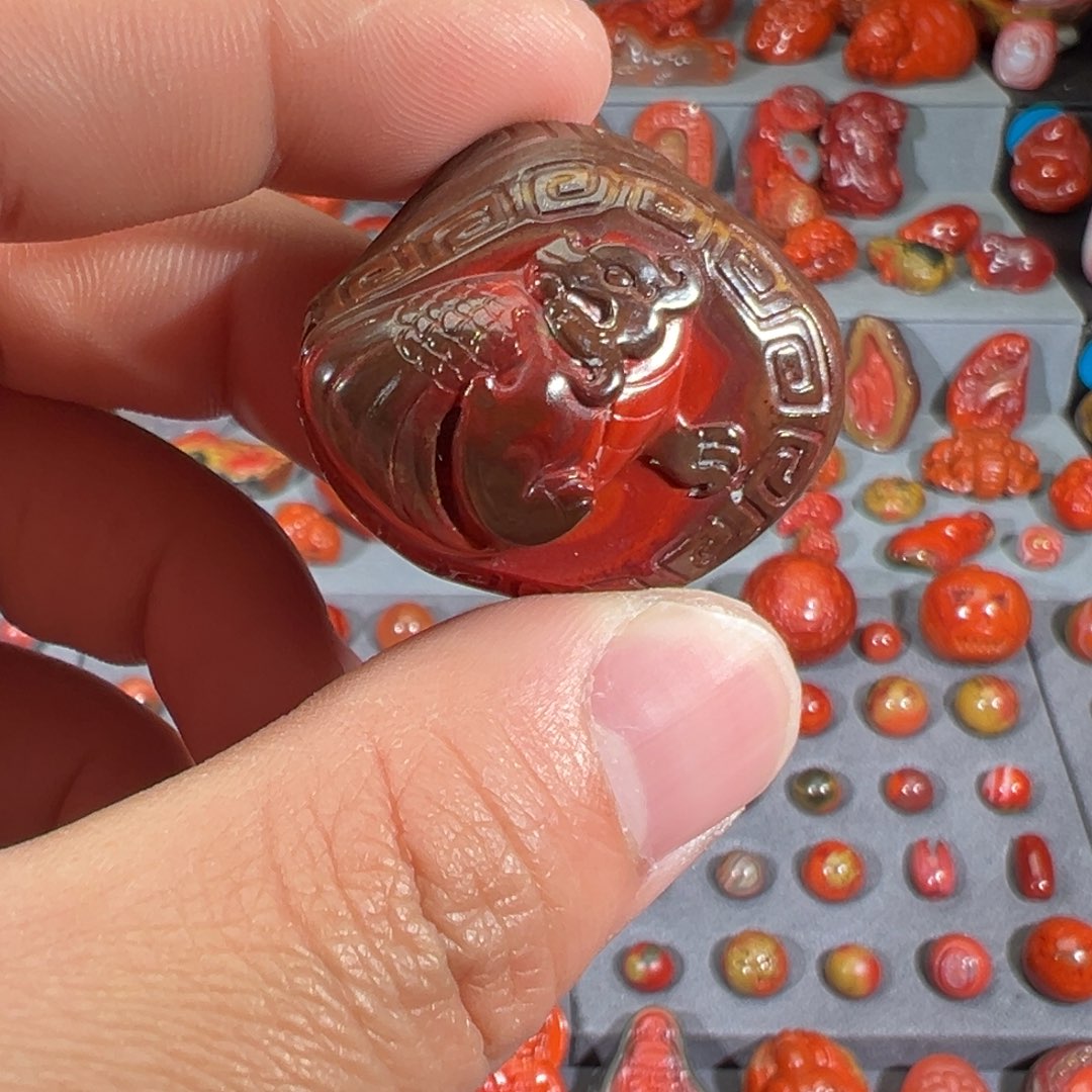 南红玛瑙未镶嵌鸡浆仿古雕刻件