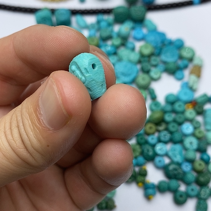 绿松石未镶嵌珠宝奇石