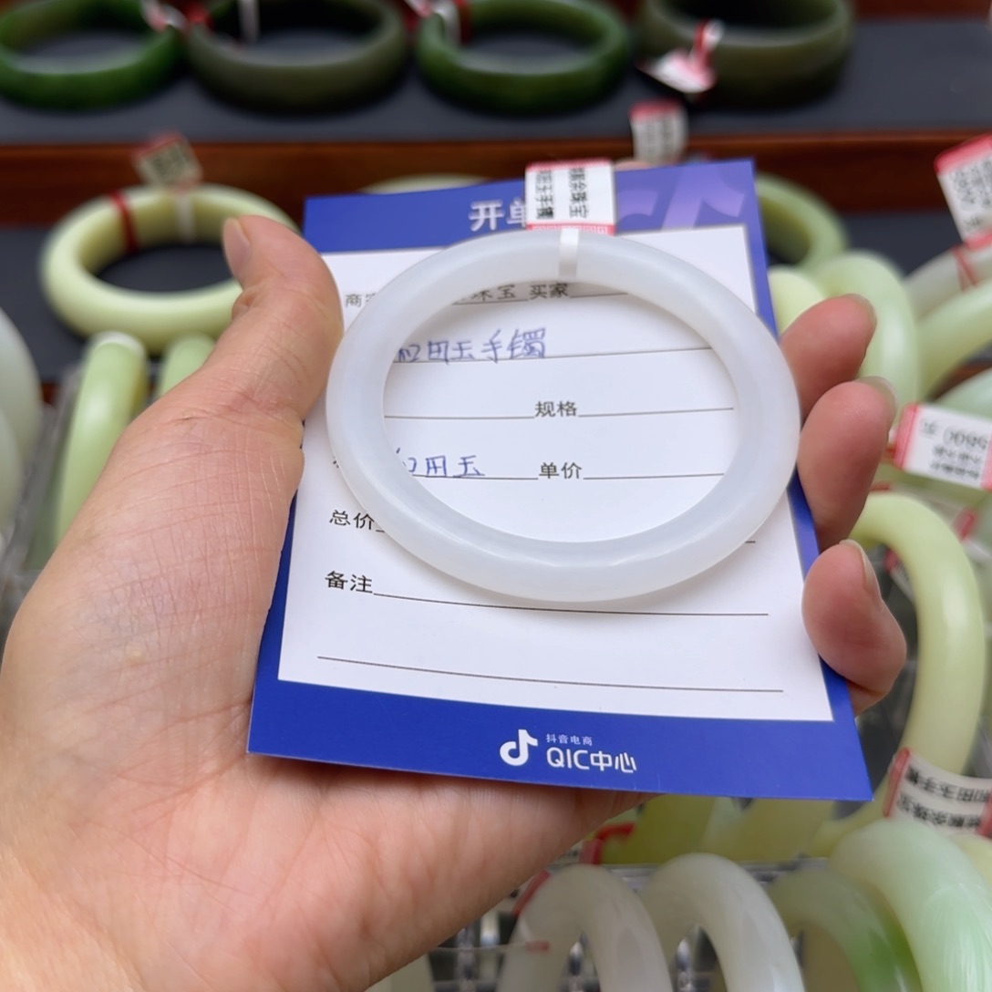 和田玉手镯未镶嵌贤