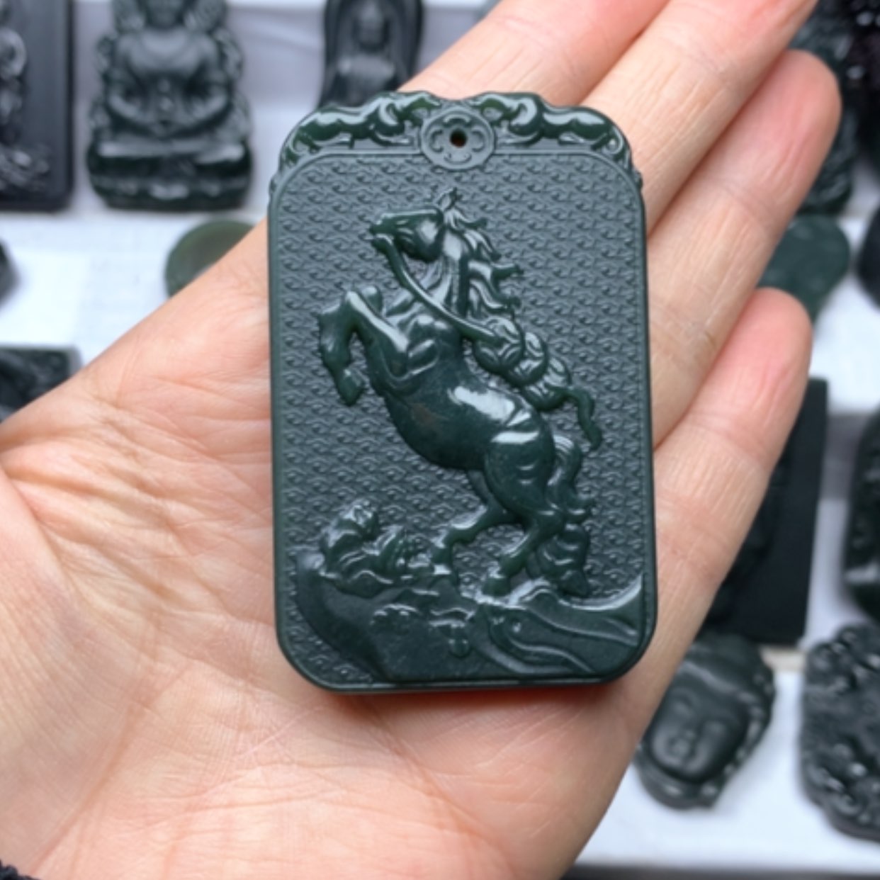 【闪购商品】和田玉颈饰未镶嵌双面雕刻