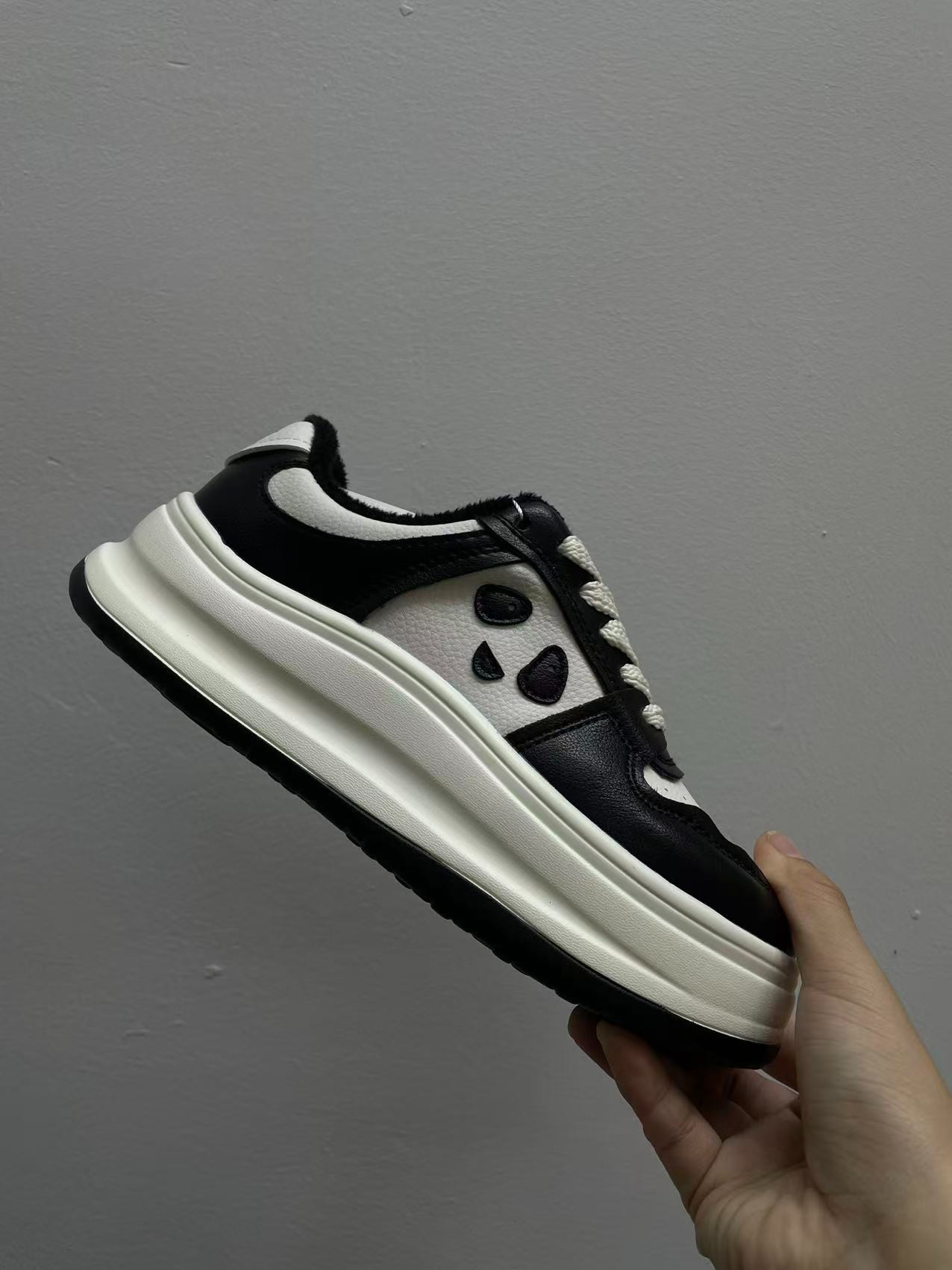 小白鞋女2025秋季女鞋厚底百搭板鞋爆款轻便舒适运动鞋28