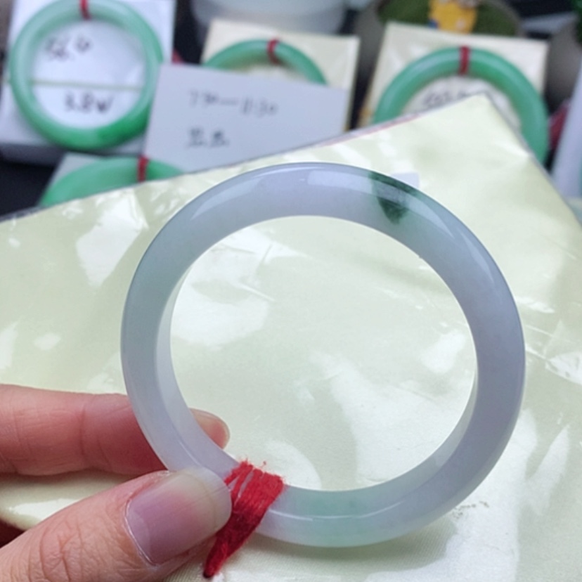 【闪购商品】翡翠手镯未镶嵌         正圈52.4