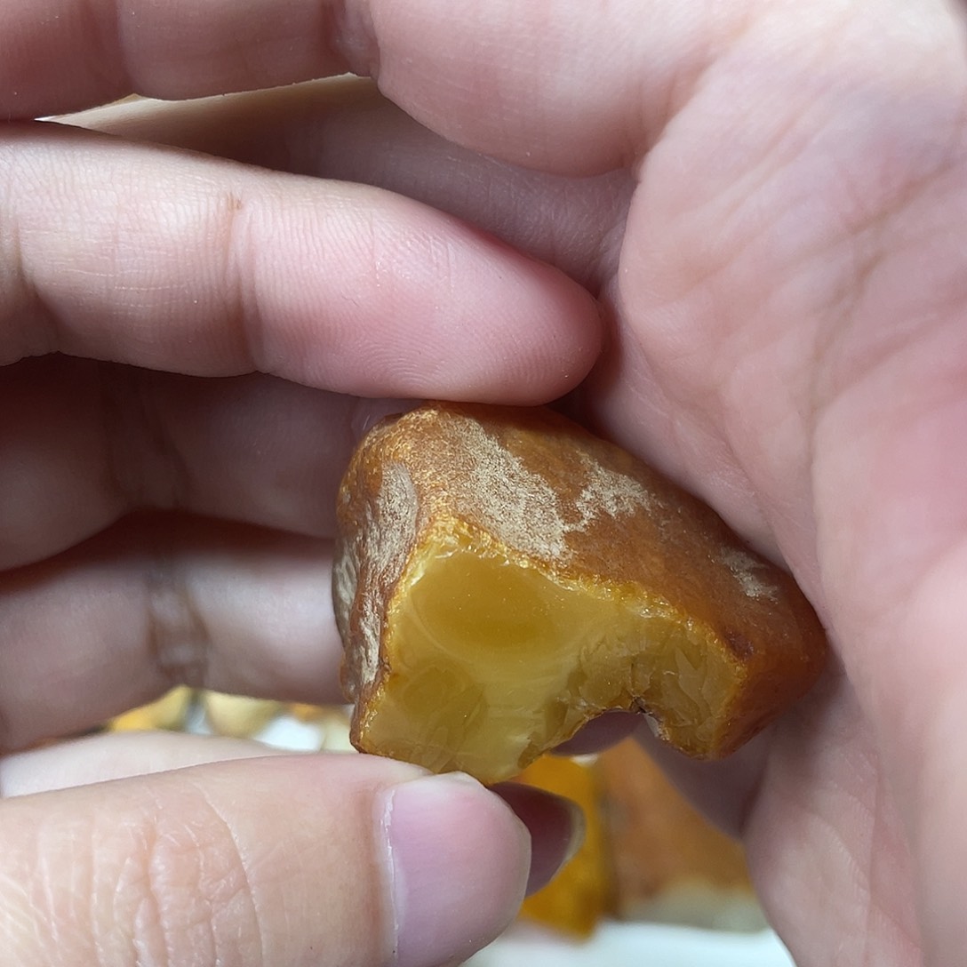 定制琥珀未镶嵌原矿琥珀