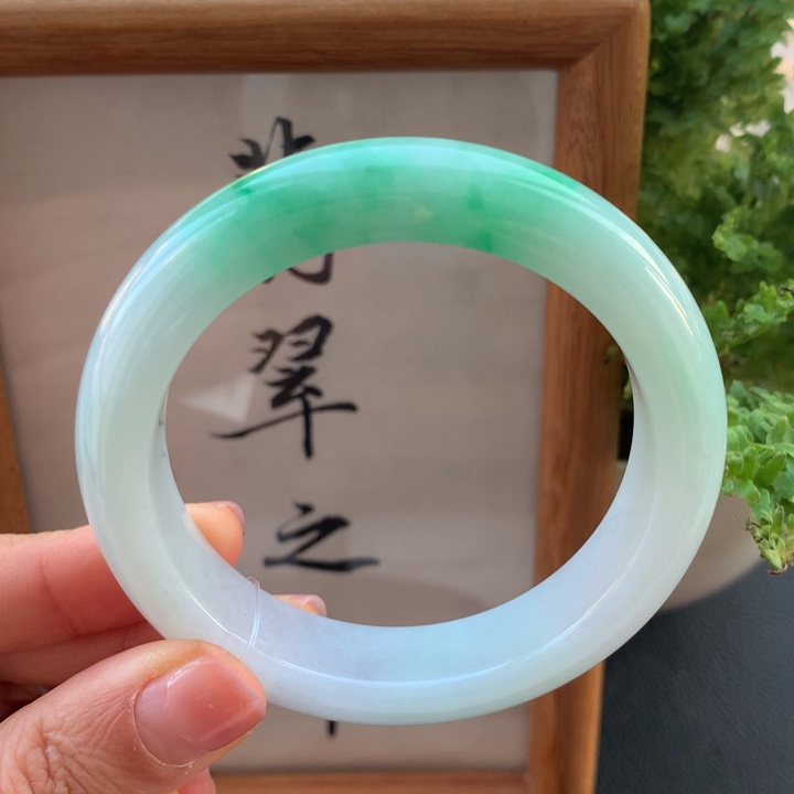 翡翠手镯未镶嵌翡翠手镯53