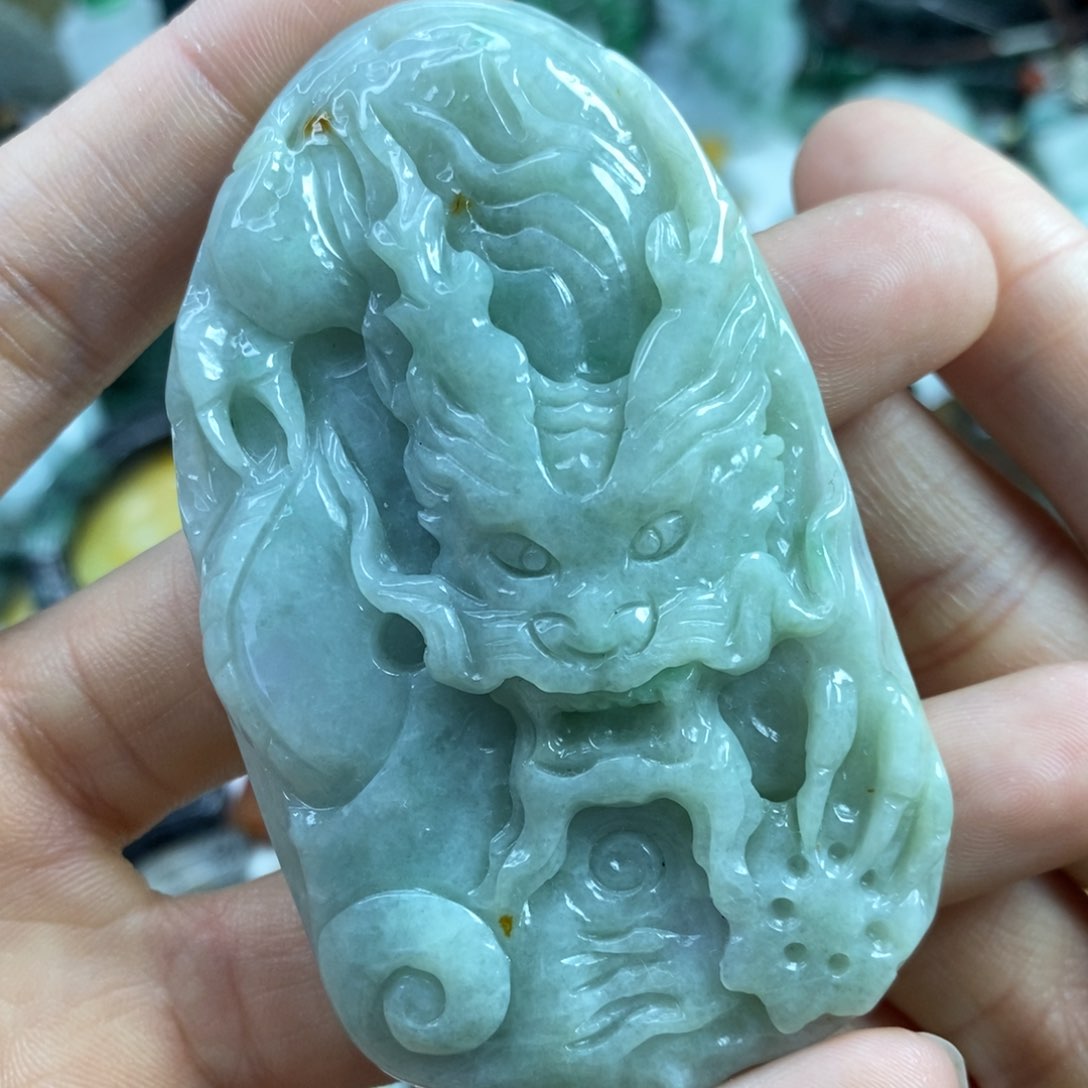 翡翠颈饰未镶嵌吊坠