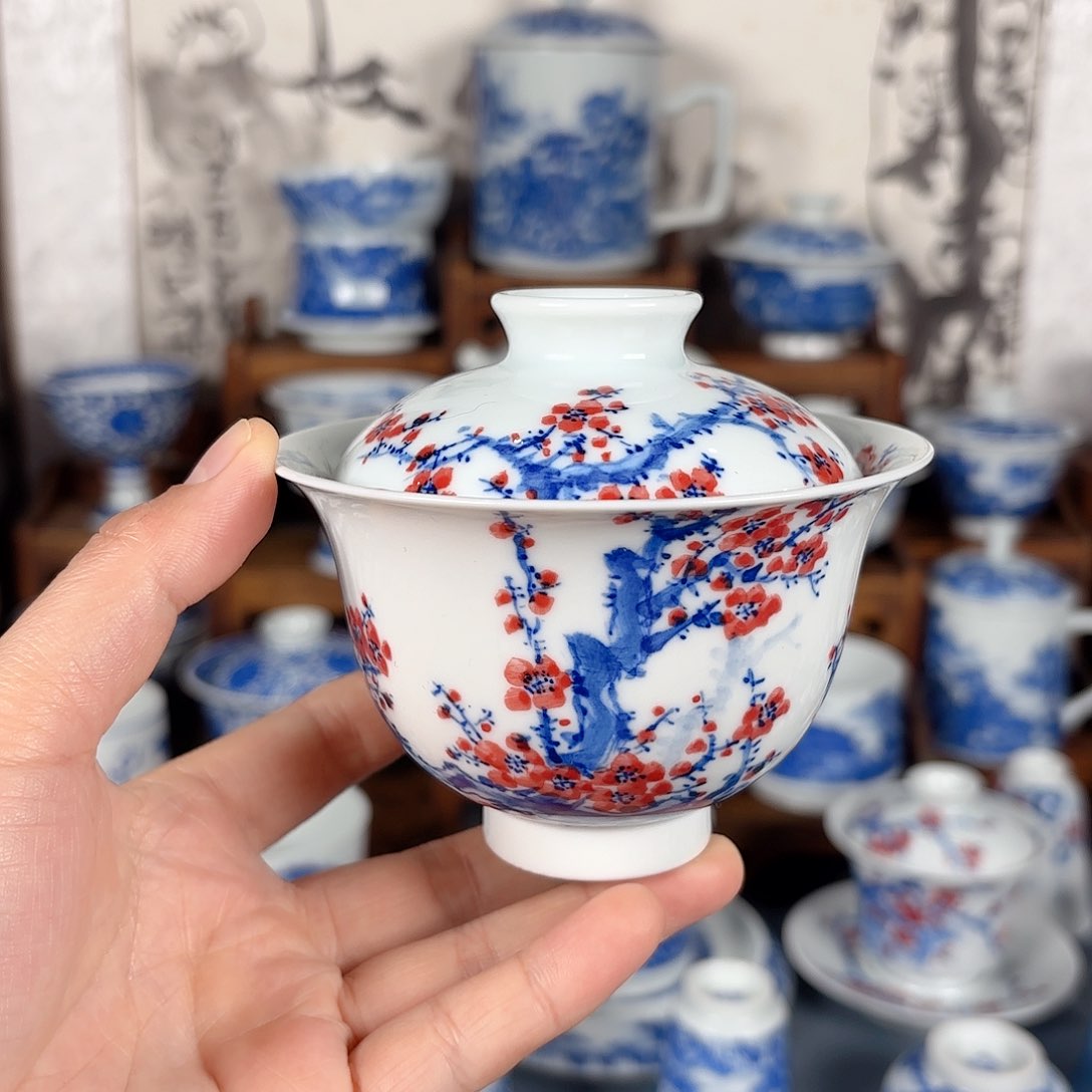 杯青花瓷器手绘作品盖碗