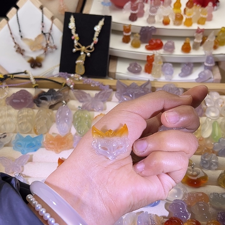 温***希玛瑙/玉髓未镶嵌颈饰