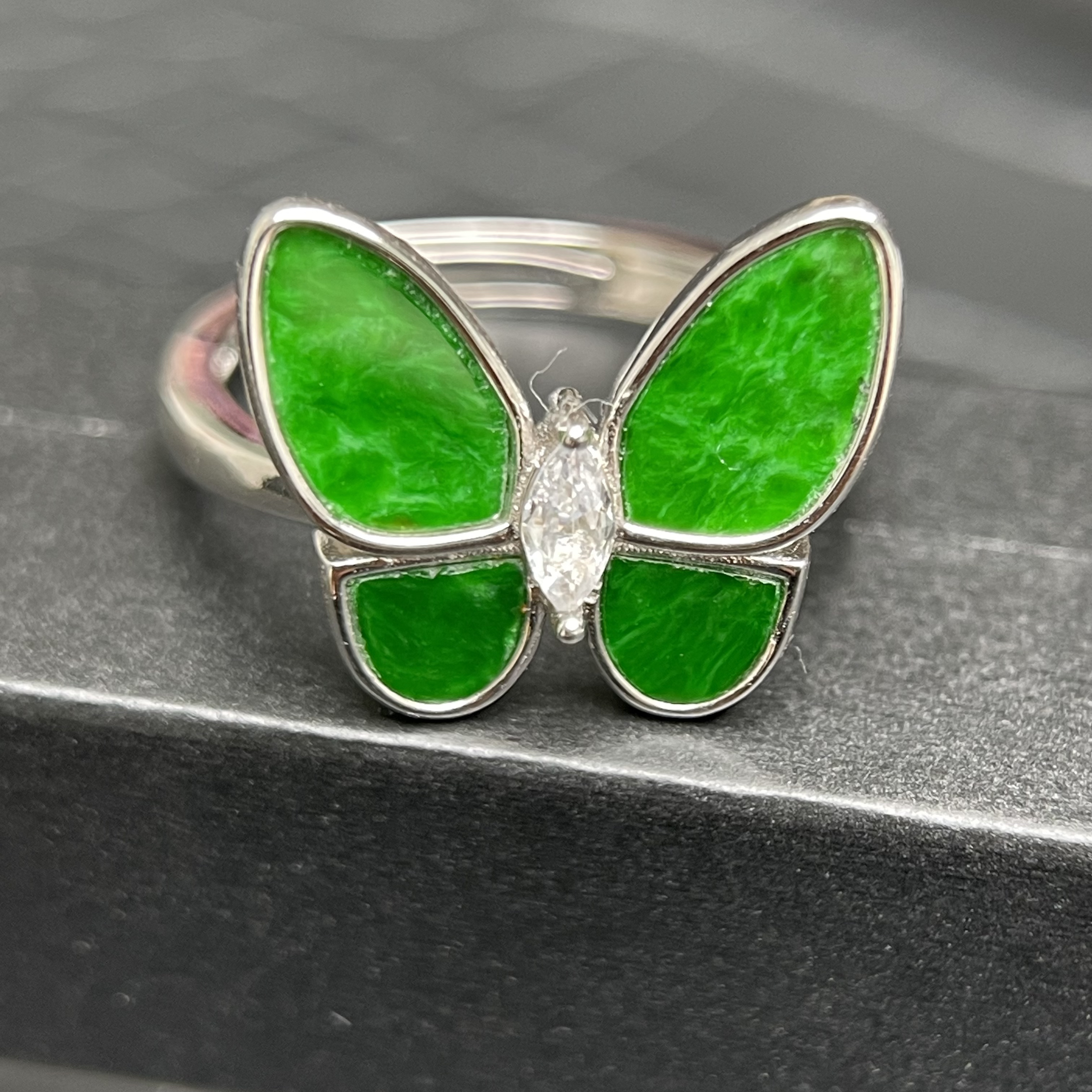 天然缅甸翡翠S925银镶嵌满辣阳绿色蝴蝶戒指 气质百搭款国风款