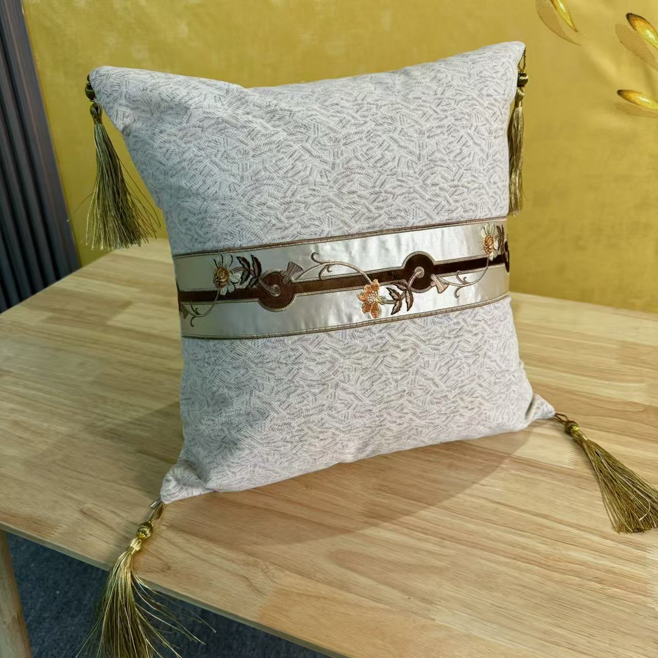 枫叶抱枕（45*45）送芯   009简约高档含芯长方形可拆绣花两用中式