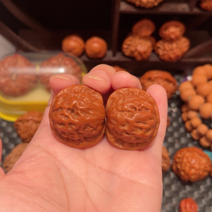 文玩核桃把件瓷娃娃