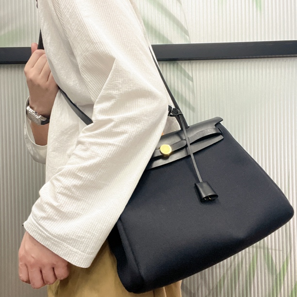 95新 Hermes/爱马仕 【龙】02 0669 黑金31herbag斜挎包