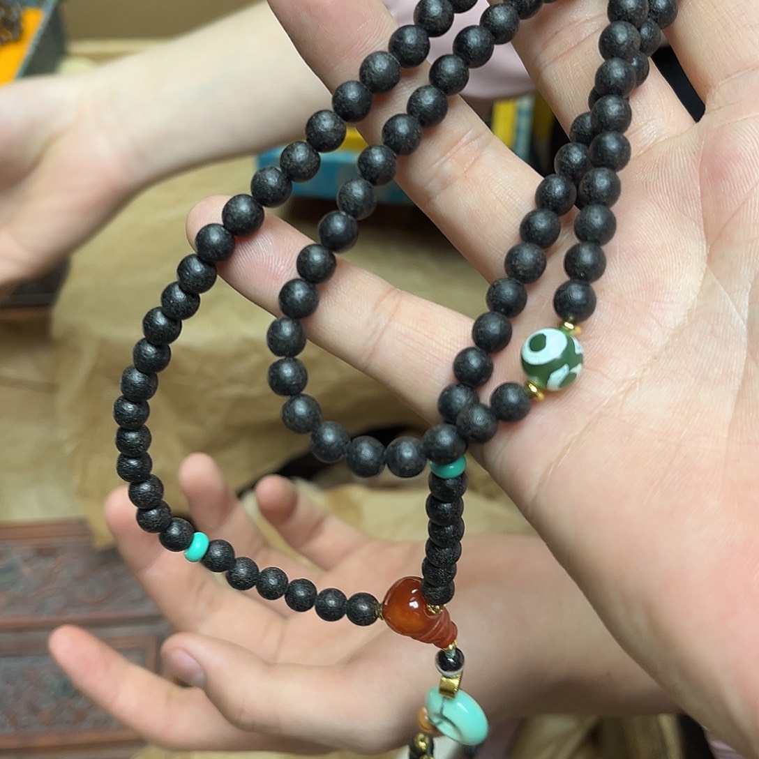 大叶紫檀（黑酸枝木类）