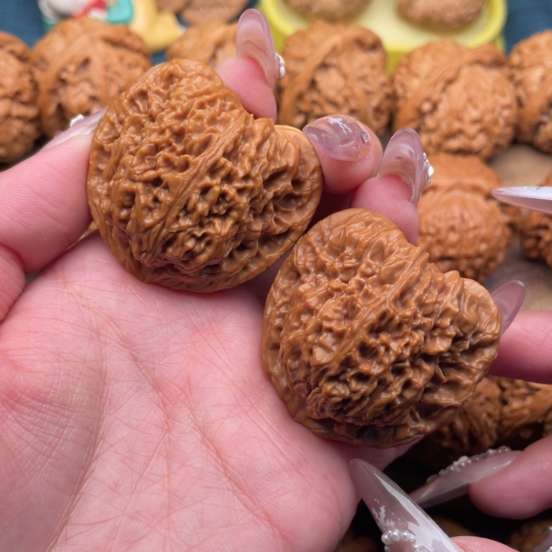 文玩核桃把件全品逐鹿凹底拉丝纹南疆43