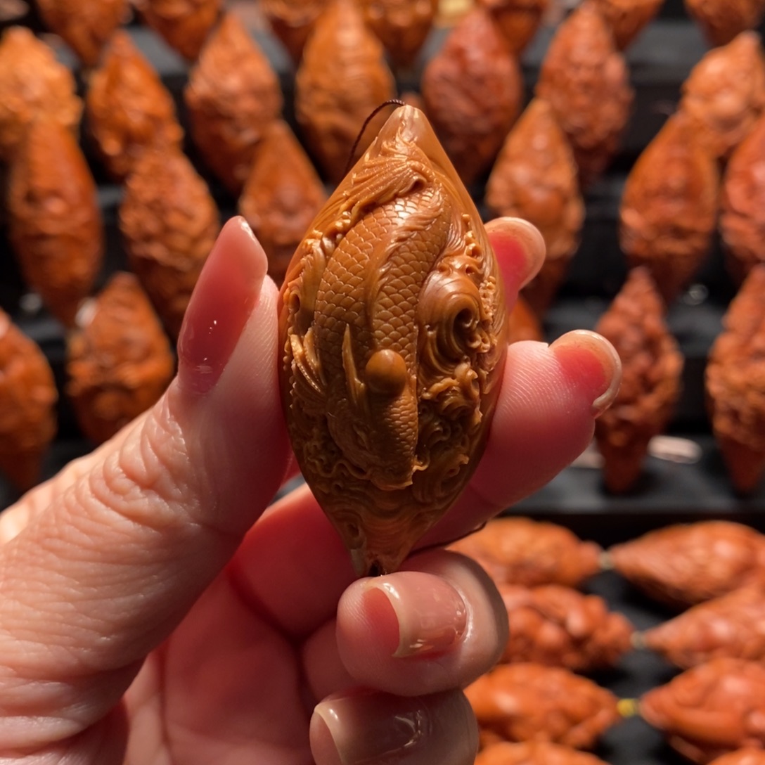 小***焱橄榄核手串/手链鲤鱼跃龙门