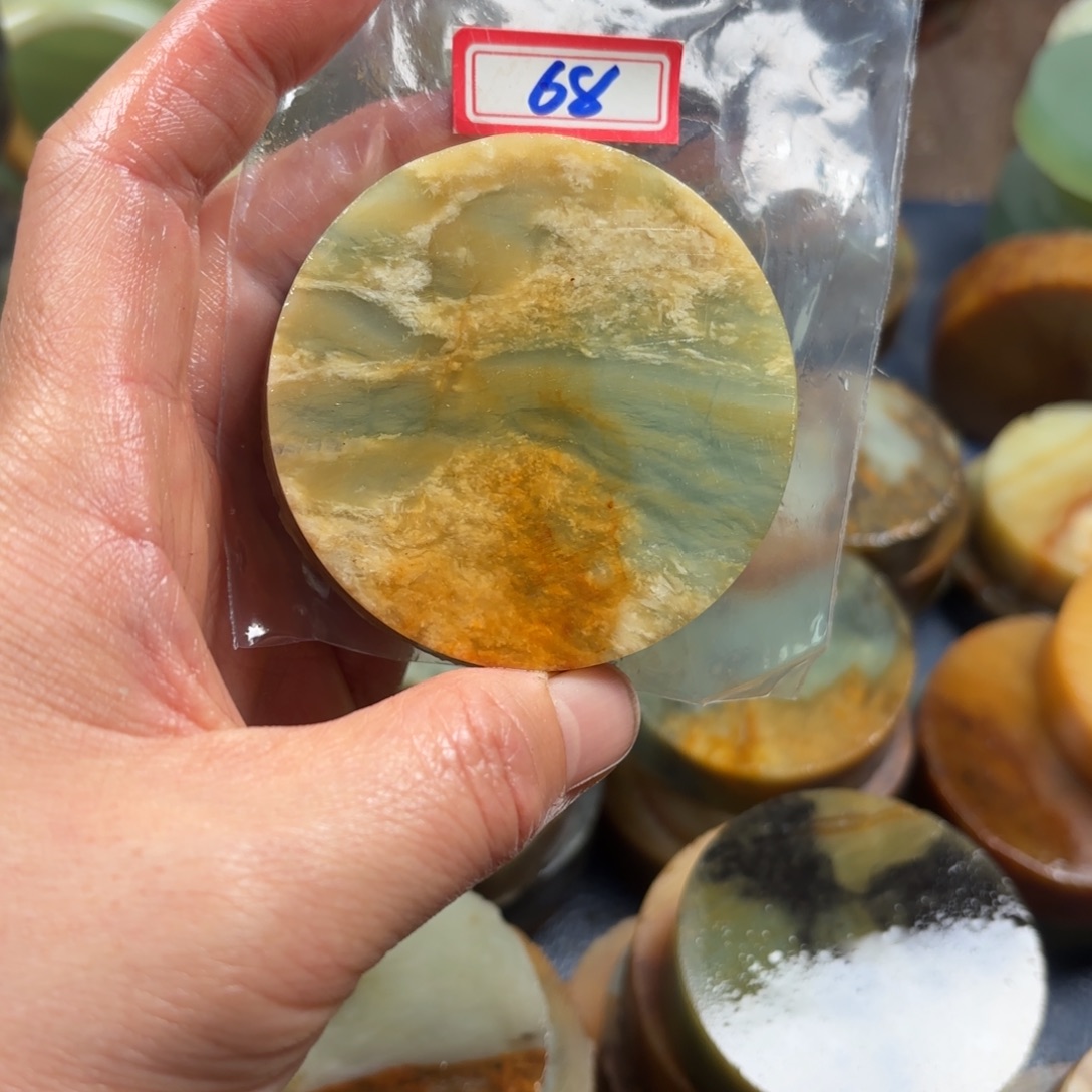 空***响蛇纹石玉未镶嵌珠宝半成品